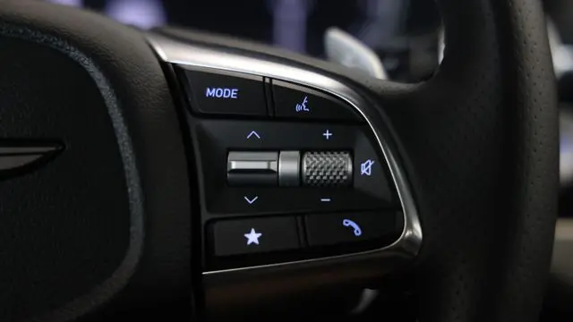 2026 Genesis G70 2.5T Standard
