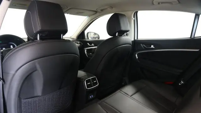2026 Genesis G70 2.5T Standard