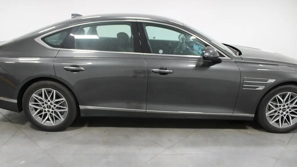 2025 Genesis G80 2.5T