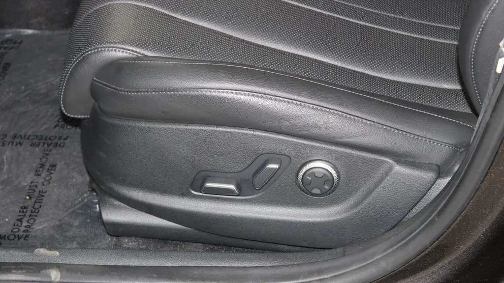 2025 Genesis G80 2.5T