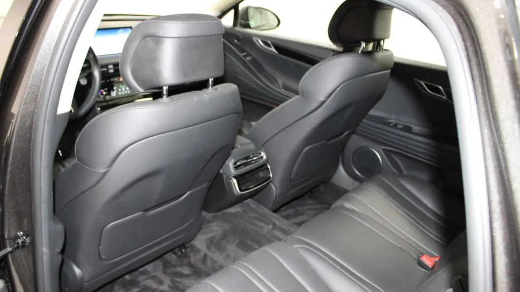 2025 Genesis G80 2.5T