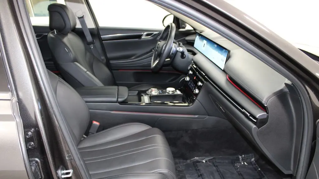 2025 Genesis G80 2.5T