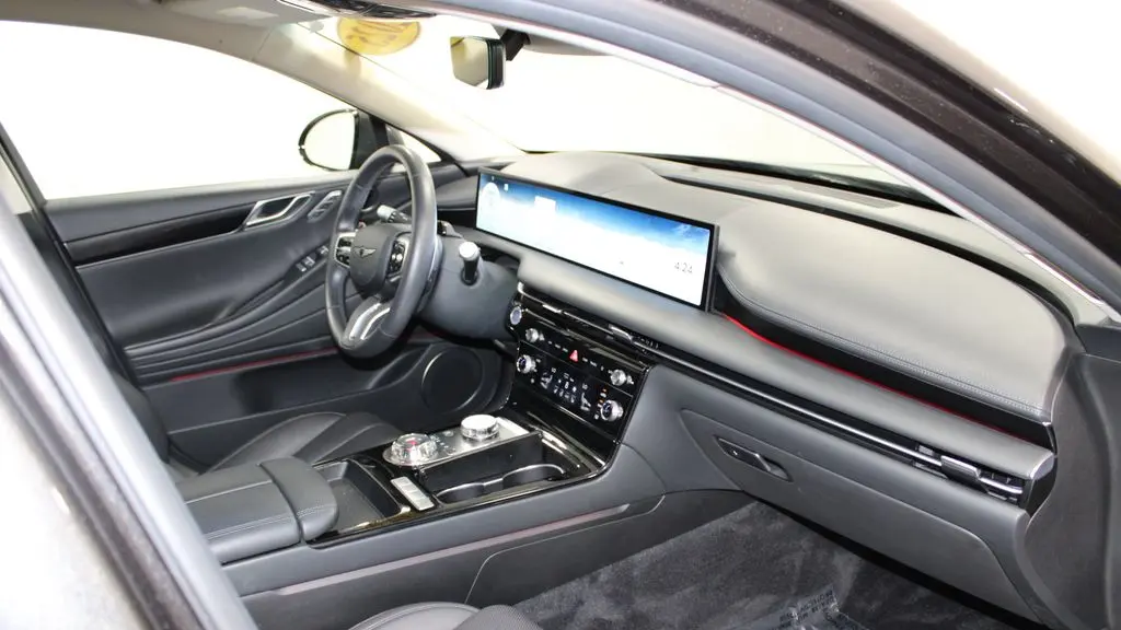 2025 Genesis G80 2.5T