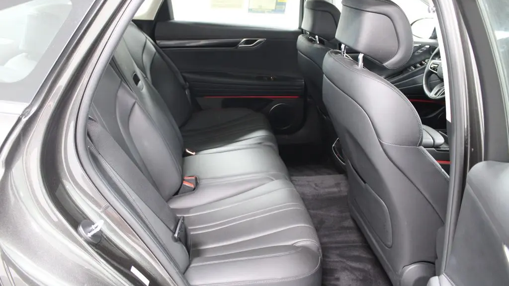 2025 Genesis G80 2.5T