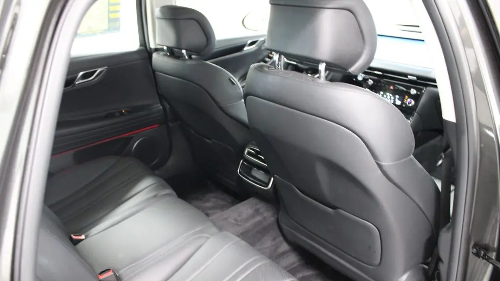 2025 Genesis G80 2.5T