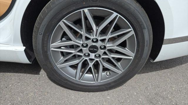 2025 Genesis G80 2.5T