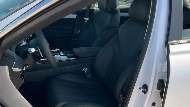 2025 Genesis G80 2.5T