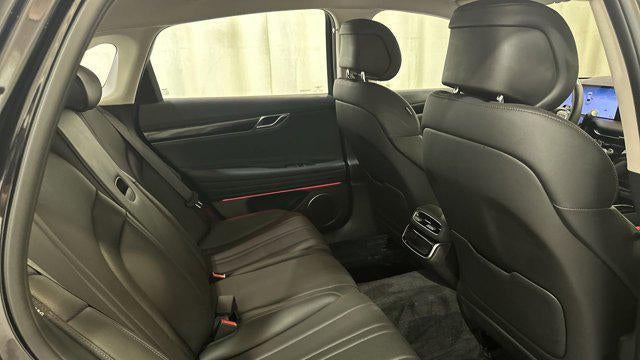 2025 Genesis G80 2.5T
