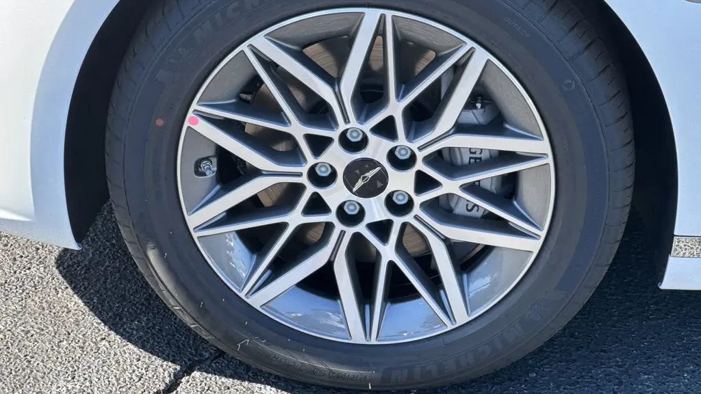 2026 Genesis G80 2.5T