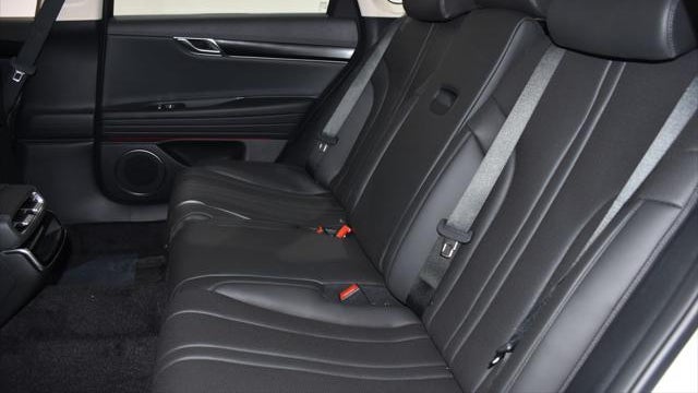 2025 Genesis G80 2.5T