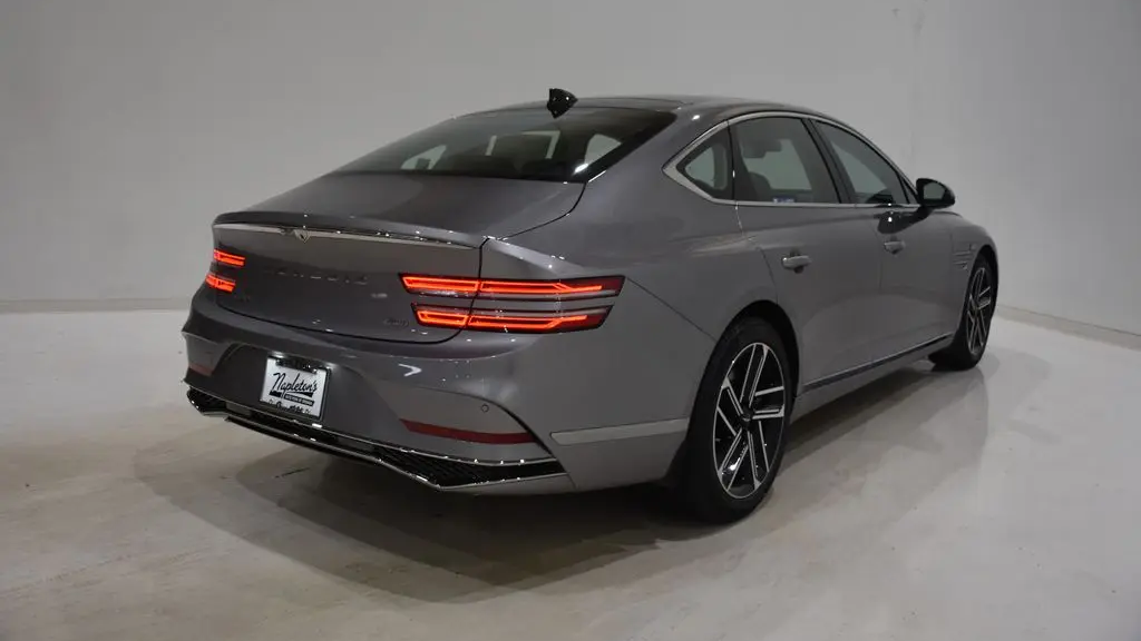 2026 Genesis G80 2.5T Advanced