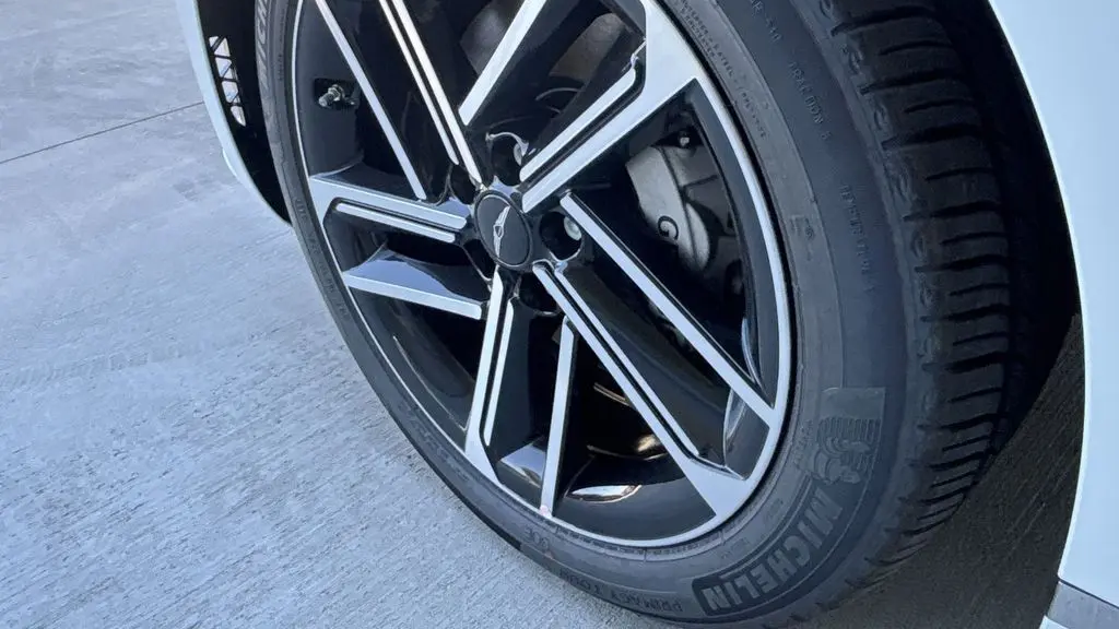 2026 Genesis G80 2.5T Advanced