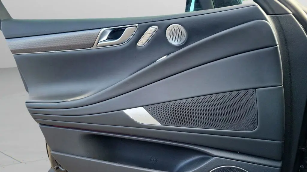 2025 Genesis G80 2.5T Sport Prestige