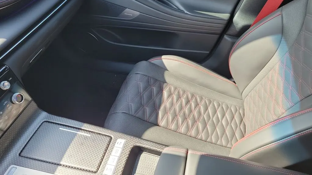 2025 Genesis G80 3.5T Sport Prestige