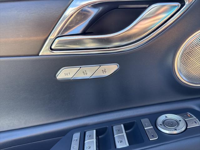 2021 Genesis GV80 - $28,900