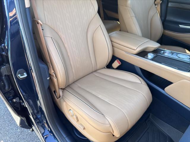 2021 Genesis GV80 - $28,900