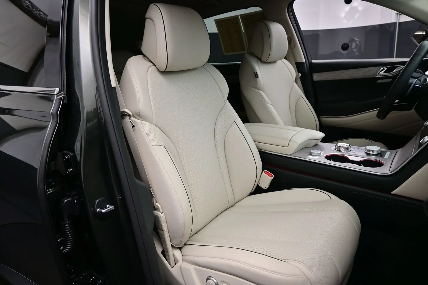2026 Genesis GV80 - $62,949
