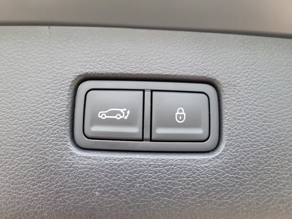 2025 Genesis GV80 - $52,299