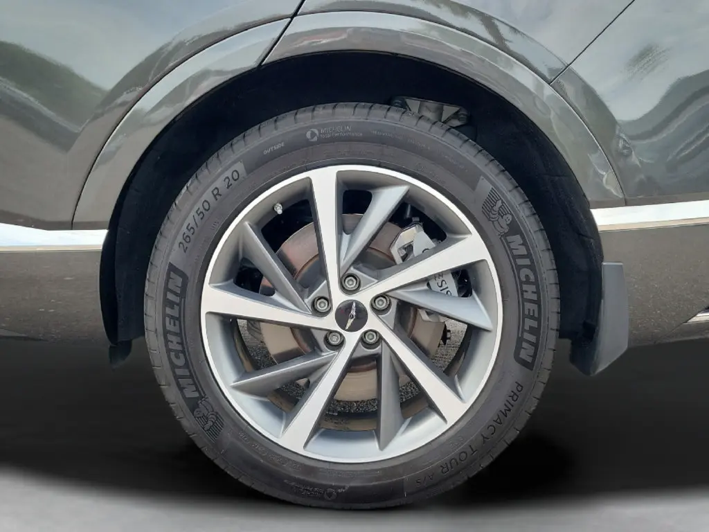 2025 Genesis GV80 - $52,299