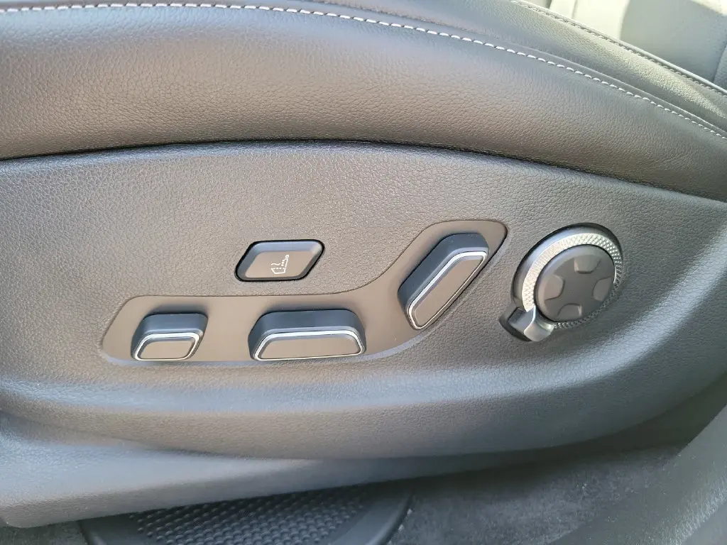 2026 Genesis GV80 - $69,099
