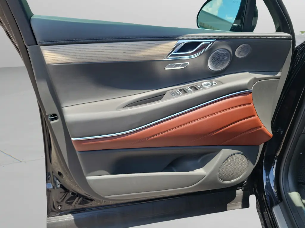 2025 Genesis GV80 - $67,199
