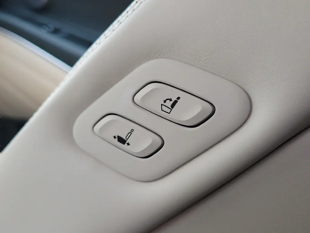 2025 Genesis GV80 - $66,399