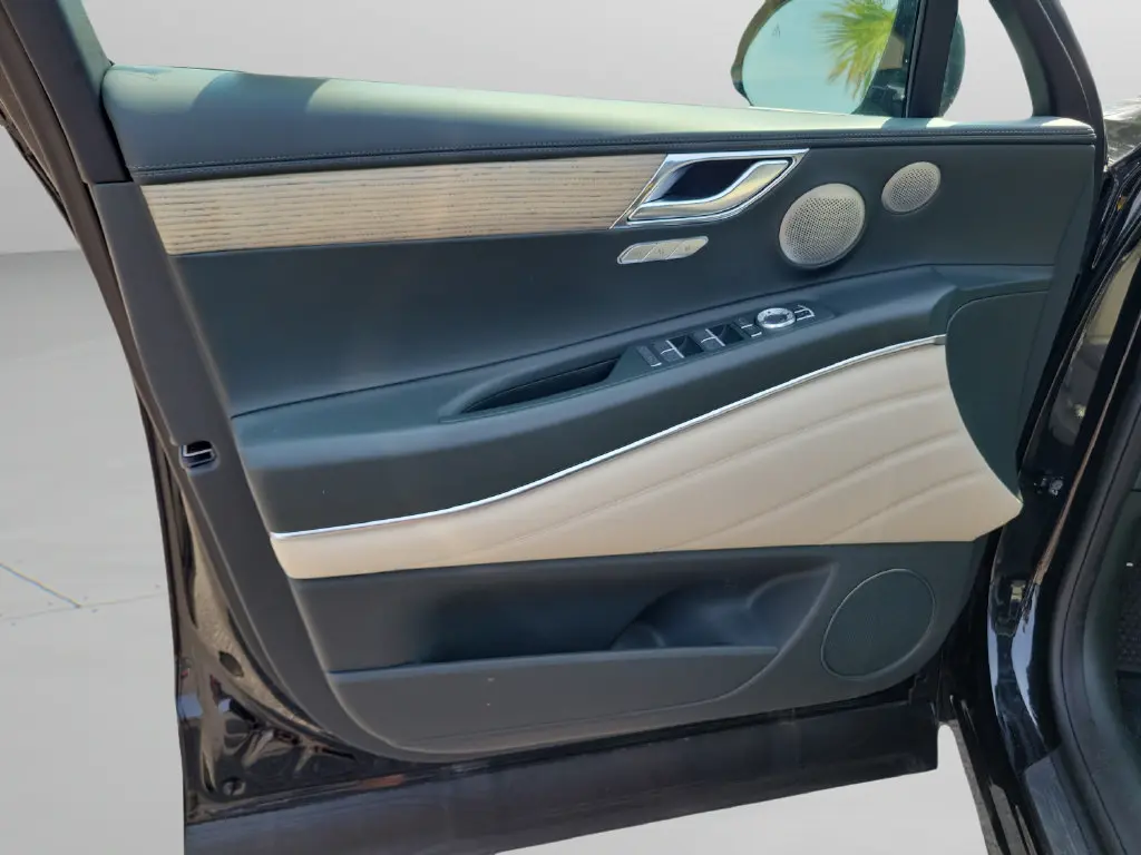 2025 Genesis GV80 - $66,399