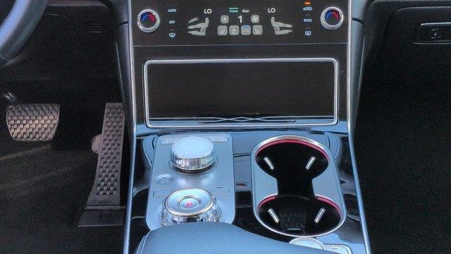 2025 Genesis GV80 2.5T Standard