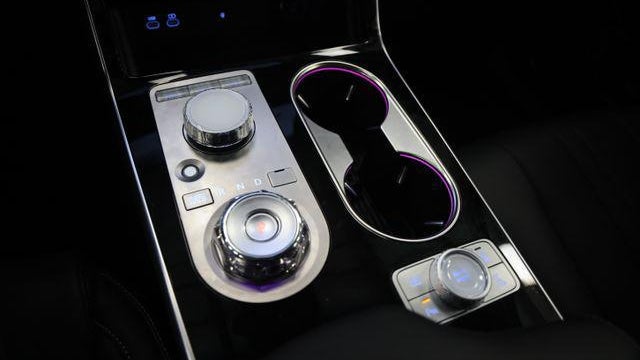 2025 Genesis GV80 2.5T Standard