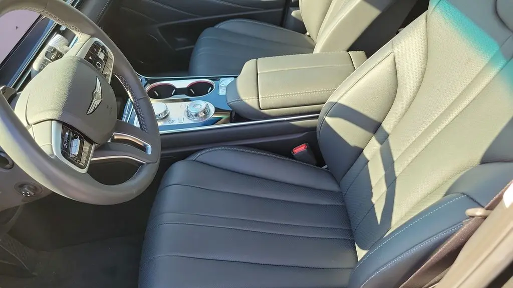 2025 Genesis GV80 2.5T Standard