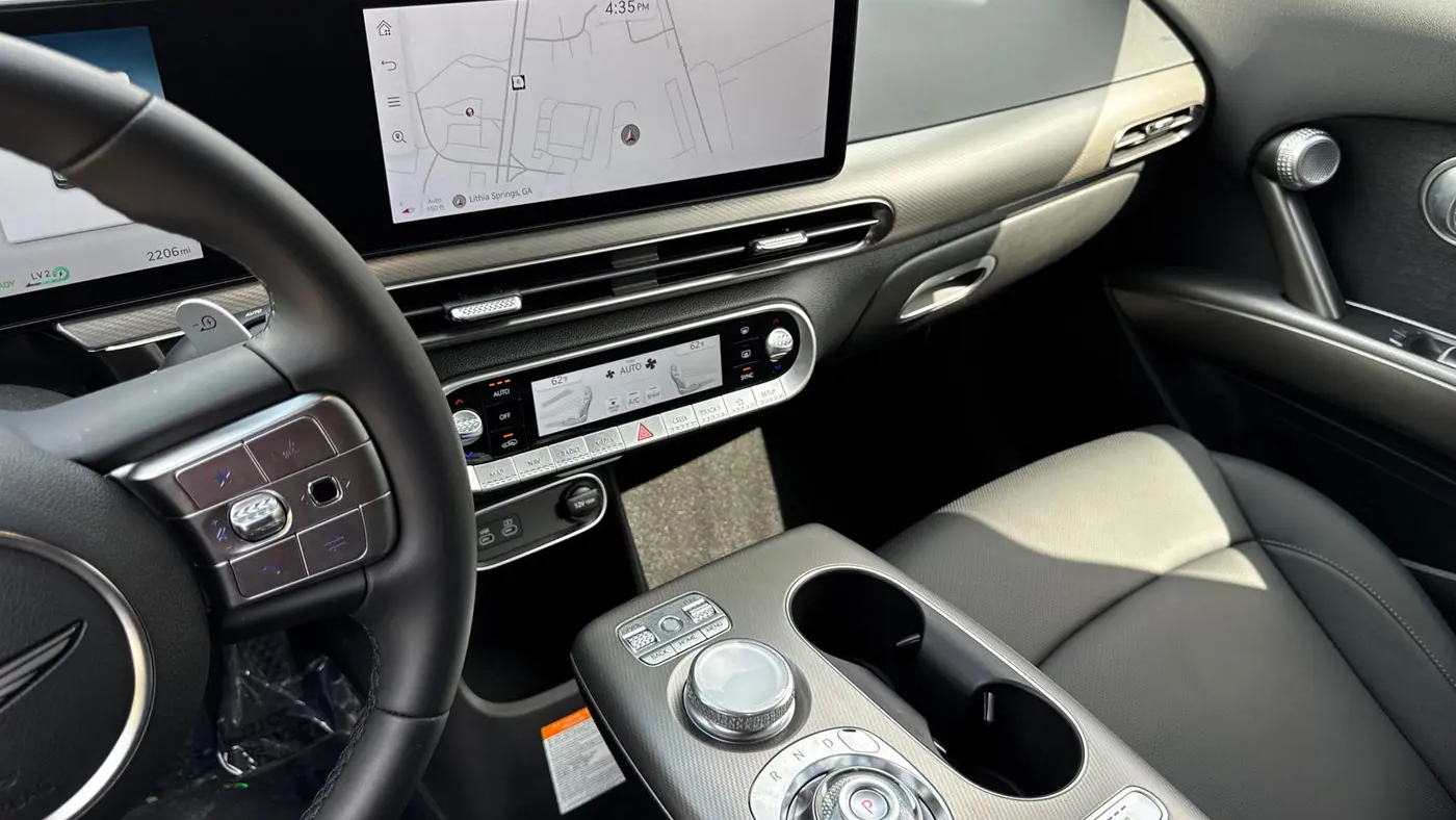 2025 Genesis GV60 Standard