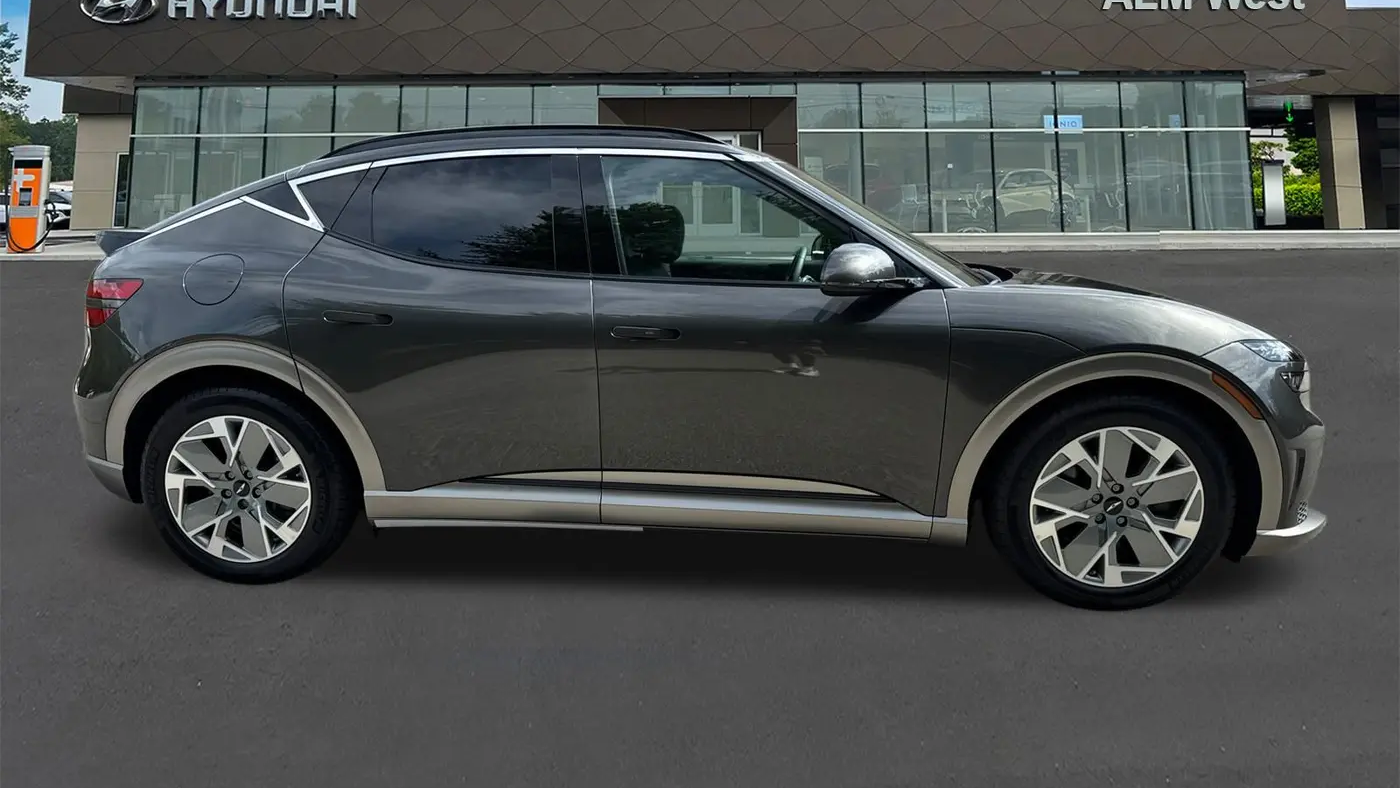 2025 Genesis GV60 Standard