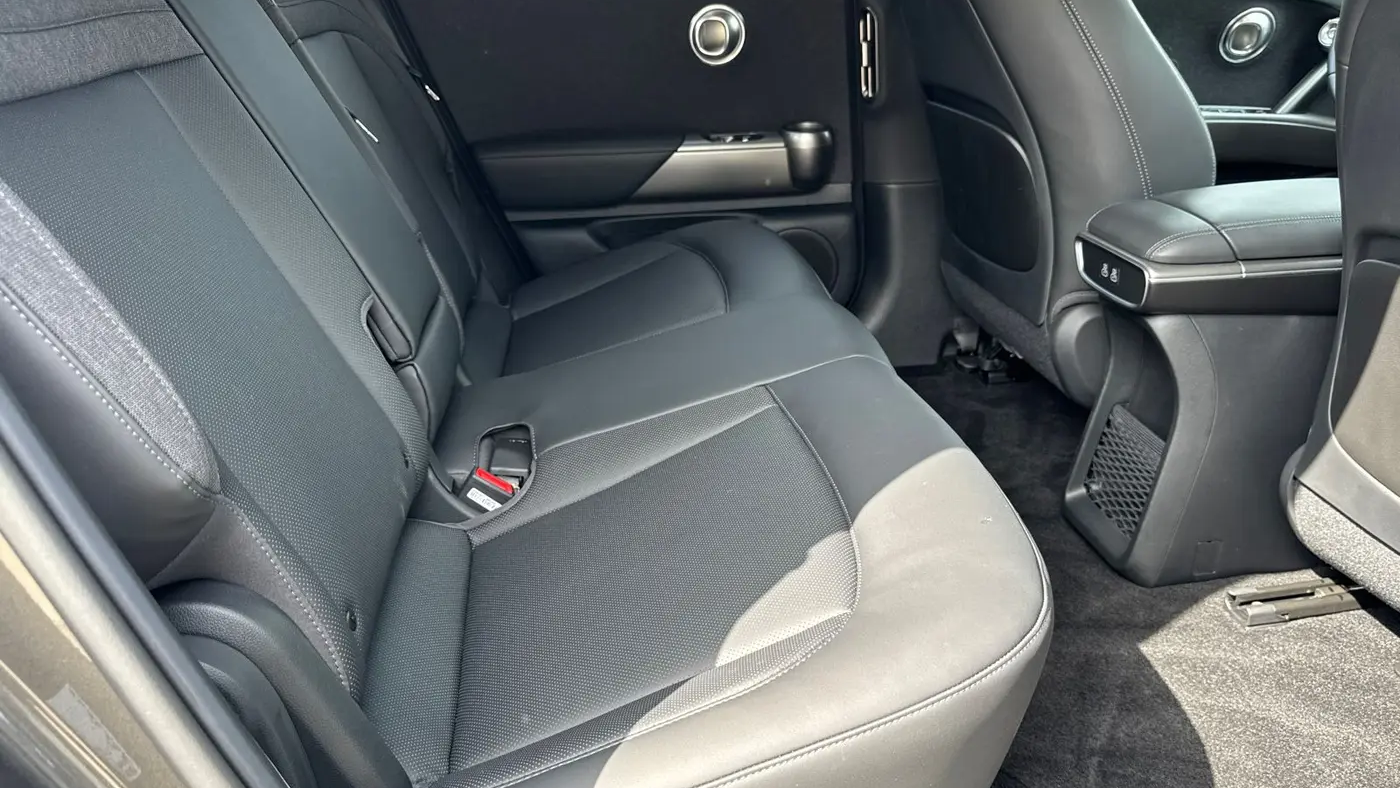 2025 Genesis GV60 Standard