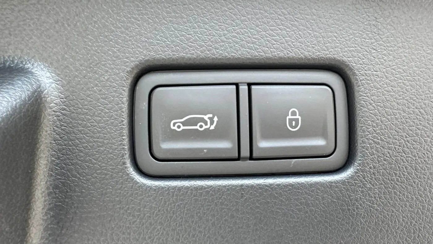 2025 Genesis GV60 Standard