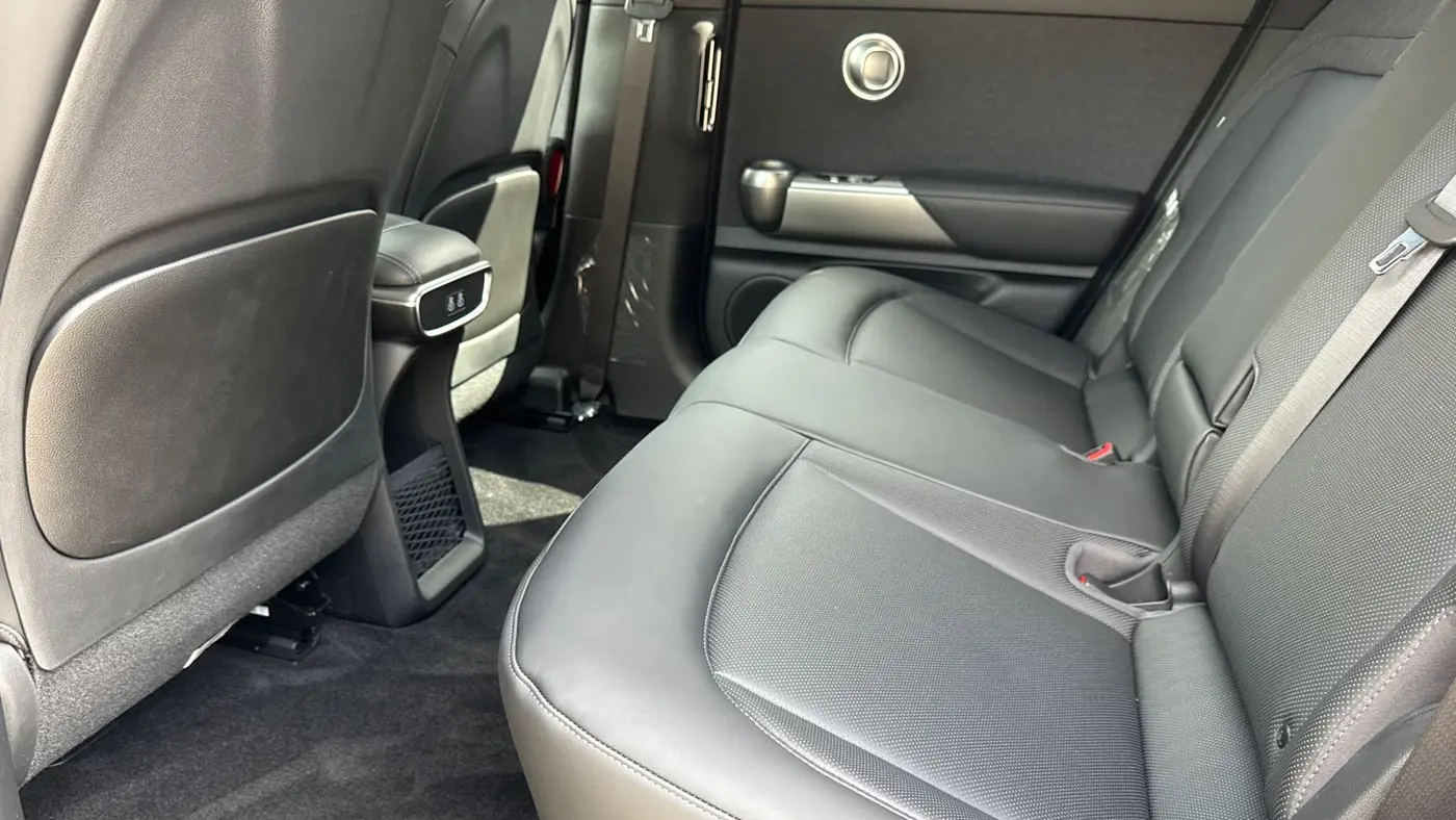 2025 Genesis GV60 Standard