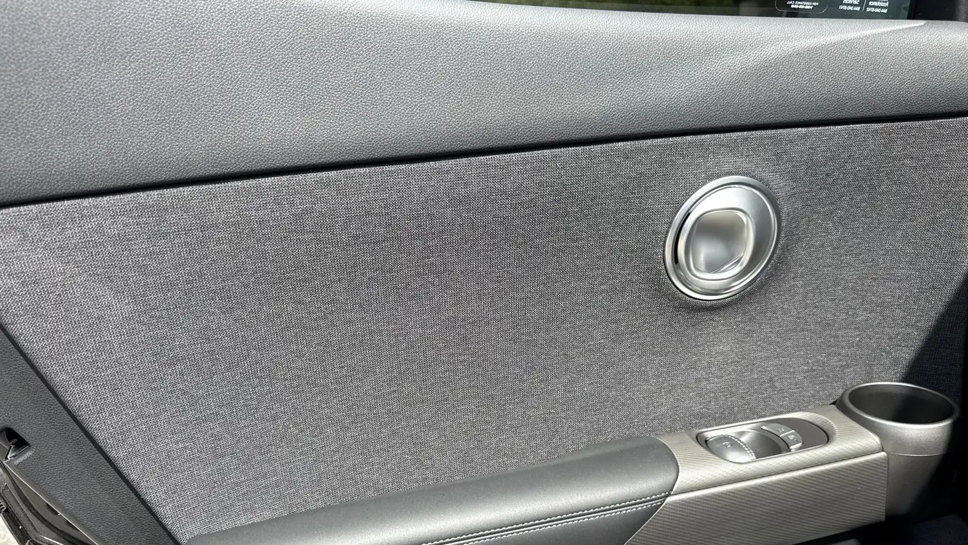 2025 Genesis GV60 Standard