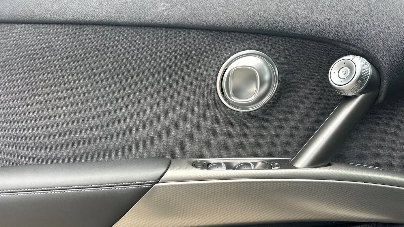 2025 Genesis GV60 Standard