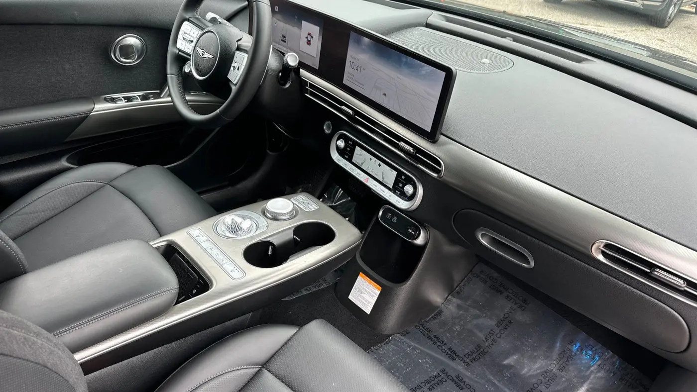2025 Genesis GV60 Standard
