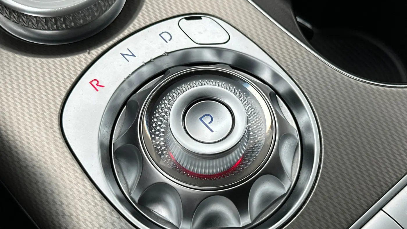 2025 Genesis GV60 Standard