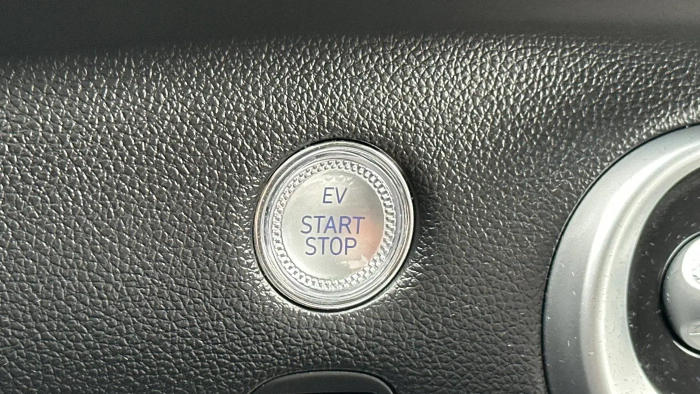 2025 Genesis GV60 Standard