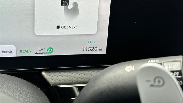 2023 Genesis GV60 Advanced