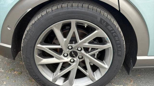 2023 Genesis GV60 Advanced
