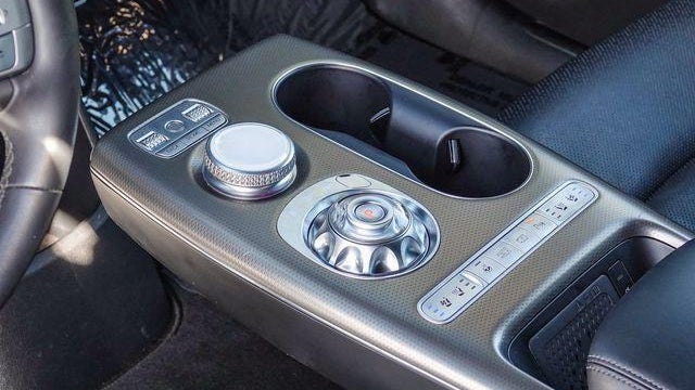 2023 Genesis GV60 Advanced
