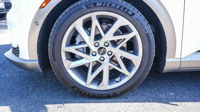 2023 Genesis GV60 Advanced