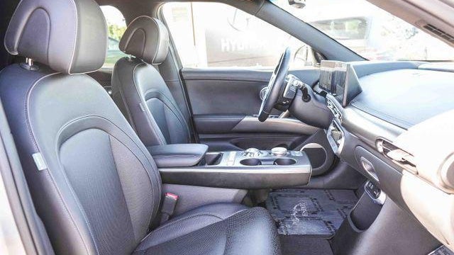 2023 Genesis GV60 Advanced
