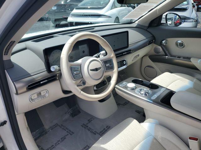 2023 Genesis Gv60 - $34,988