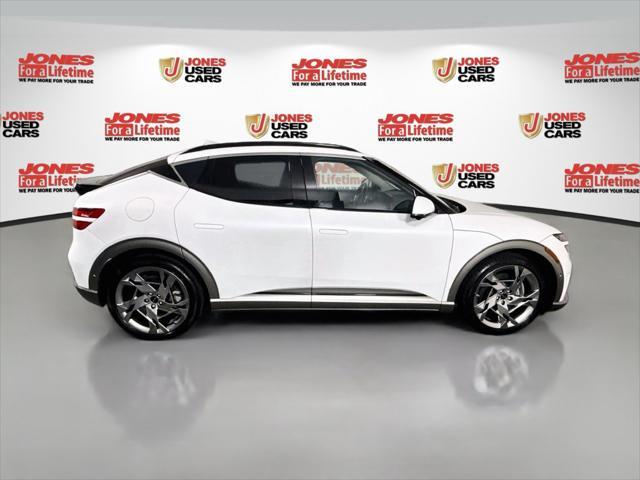 2023 Genesis Gv60 - $37,996