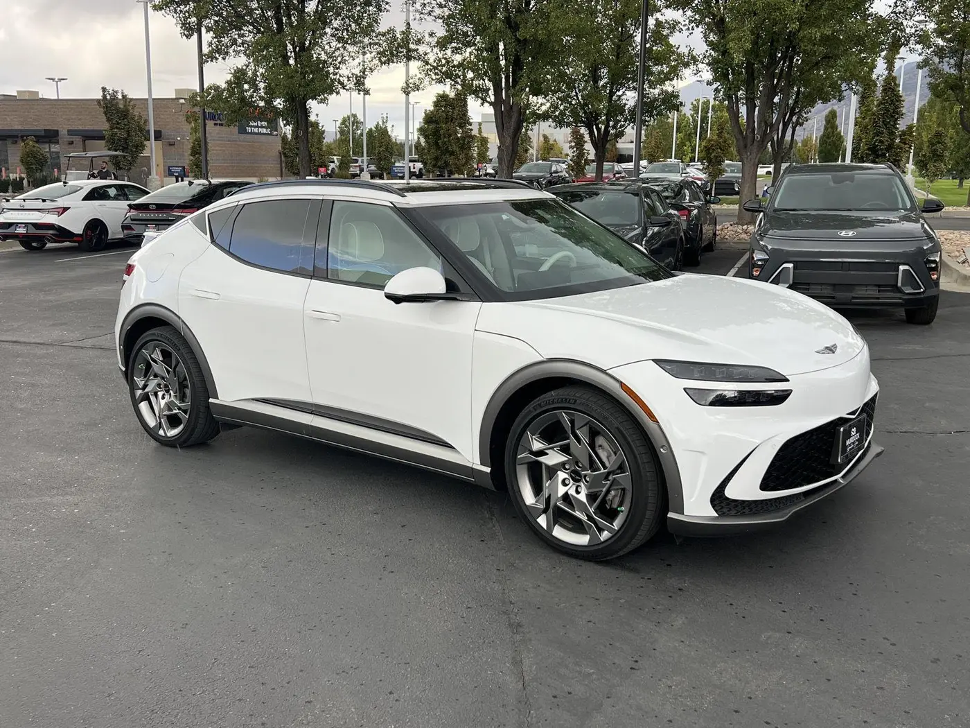 2023 Genesis Gv60 - $39,236
