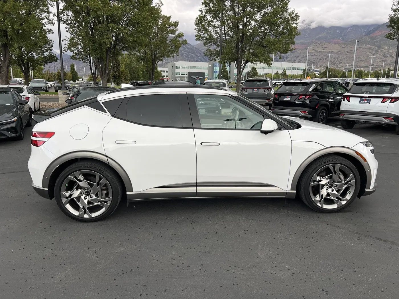 2023 Genesis Gv60 - $39,236
