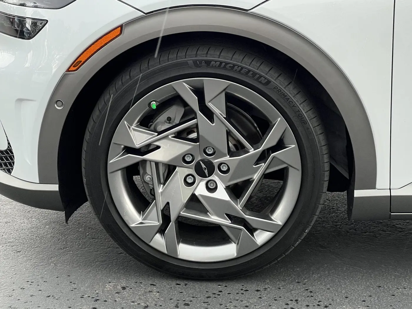 2023 Genesis Gv60 - $39,236